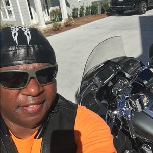 Meet your Posher, Larry